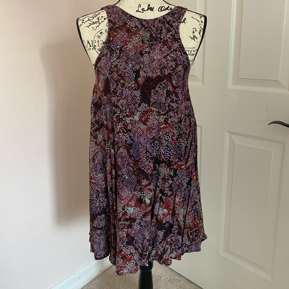 URBAN OUTFITTERS Dress w/ tie in back.